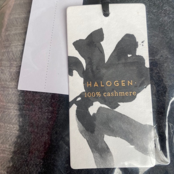 NWT Halogen Cashmere Chevron Scarf - Picture 5 of 6